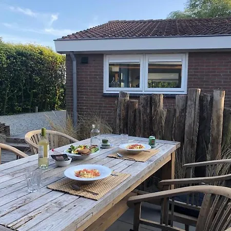 Holiday home Kust-, Fiets-, Wandel-, Rust- & Cultuurlocatie *