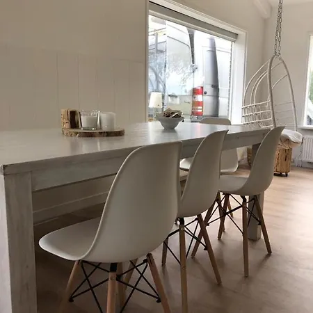 Kust-, Fiets-, Wandel-, Rust- & Cultuurlocatie Holiday home *